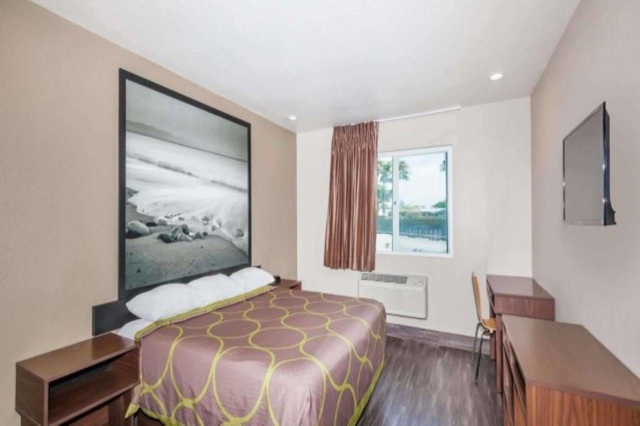 Super 8 By Wyndham San Diego/Imperial Beach Dış mekan fotoğraf