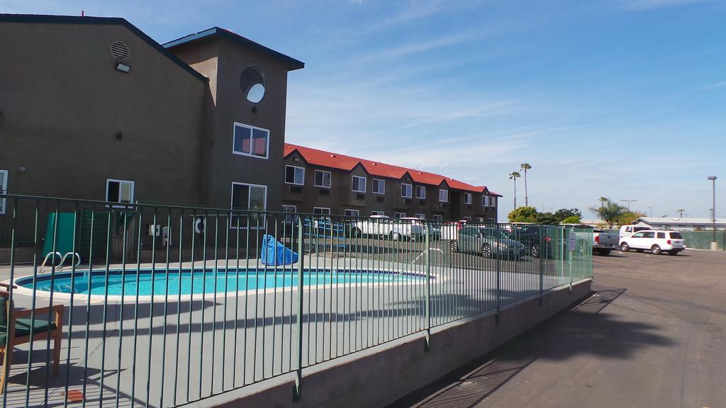 Super 8 By Wyndham San Diego/Imperial Beach Dış mekan fotoğraf