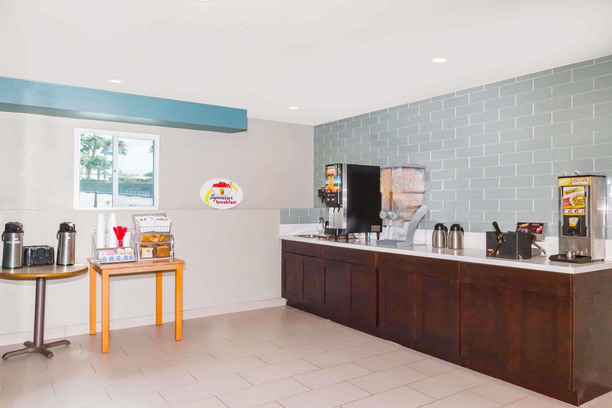 Super 8 By Wyndham San Diego/Imperial Beach Dış mekan fotoğraf